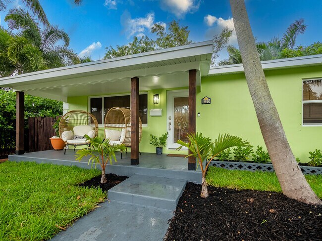 Building Photo - 418 N Palmway