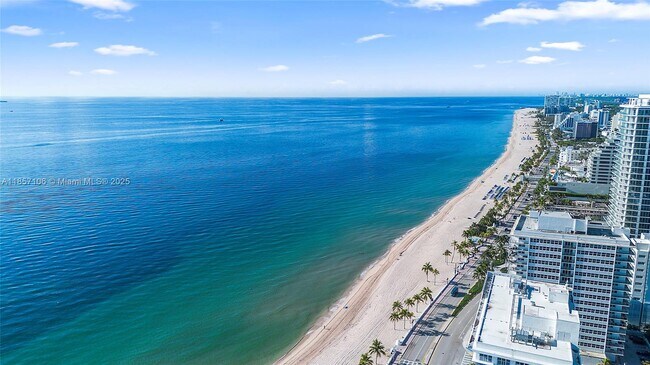 Building Photo - 425 Bayshore Dr