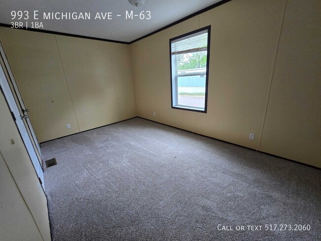Building Photo - 993 E Michigan Ave
