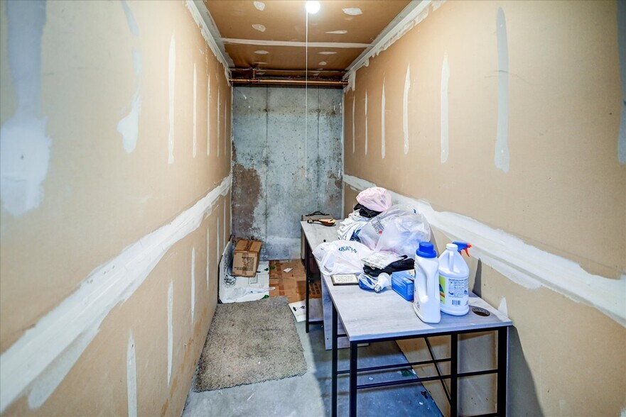Building Photo - 2850 Cimarron Trl