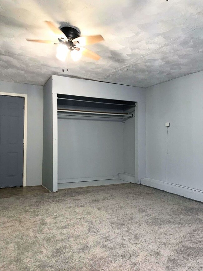 Building Photo - Clean 2 bedroom home