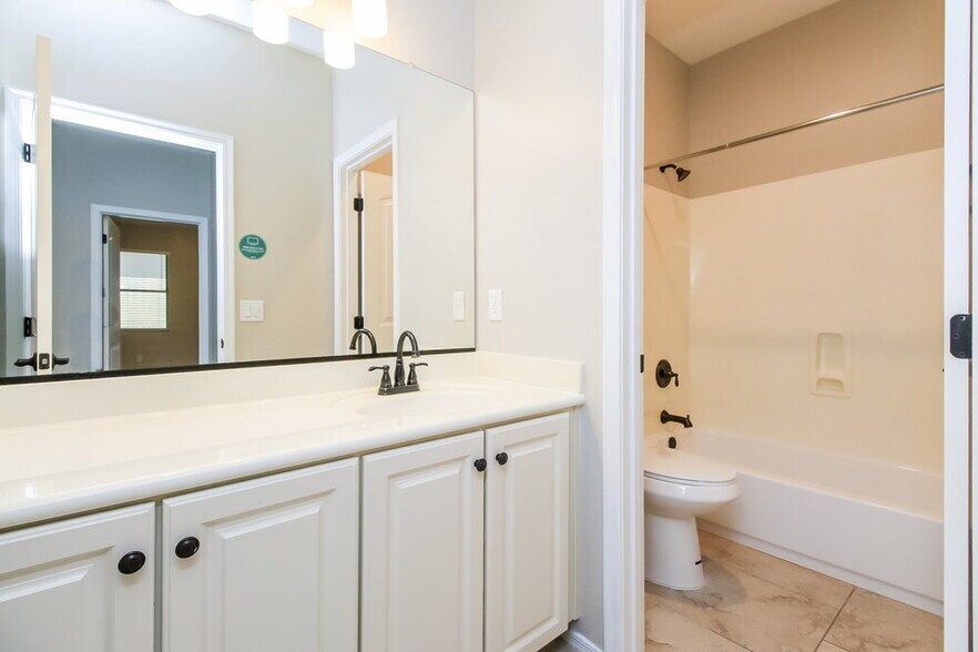 Building Photo - 4463 E Remington Dr