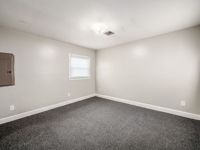 Building Photo - 193 E 2nd Ave