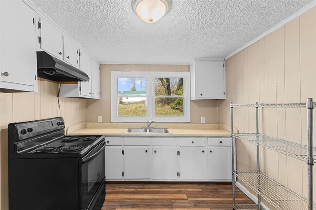 Building Photo - 1471 E State St