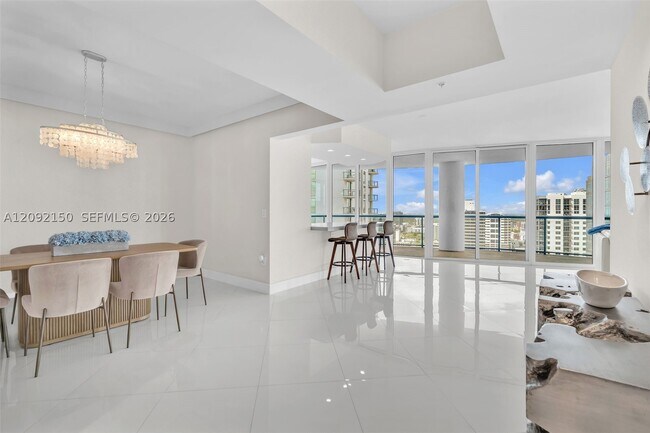 Building Photo - 333 Las Olas Way