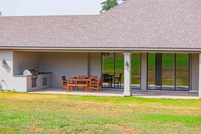 Building Photo - 104 Lazy Oak Pl