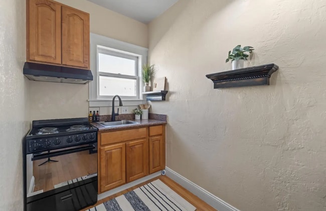 Building Photo - 1715 Sonoma Blvd