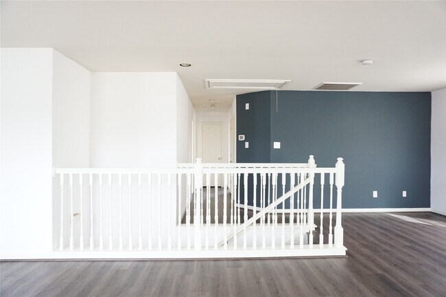 Building Photo - 16423 Chandler Ridge Ln
