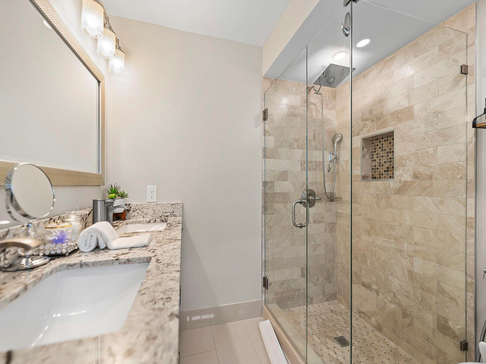 Building Photo - 801 SE 14th St