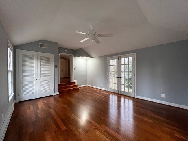 Building Photo - Cool Updated Historic 4/3.5 Farmhouse in Bethesda on Private, 1.5 Acre Lot