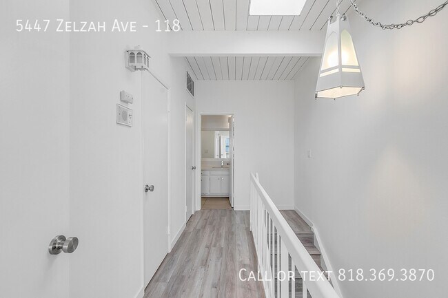 Building Photo - 5447 Zelzah Ave