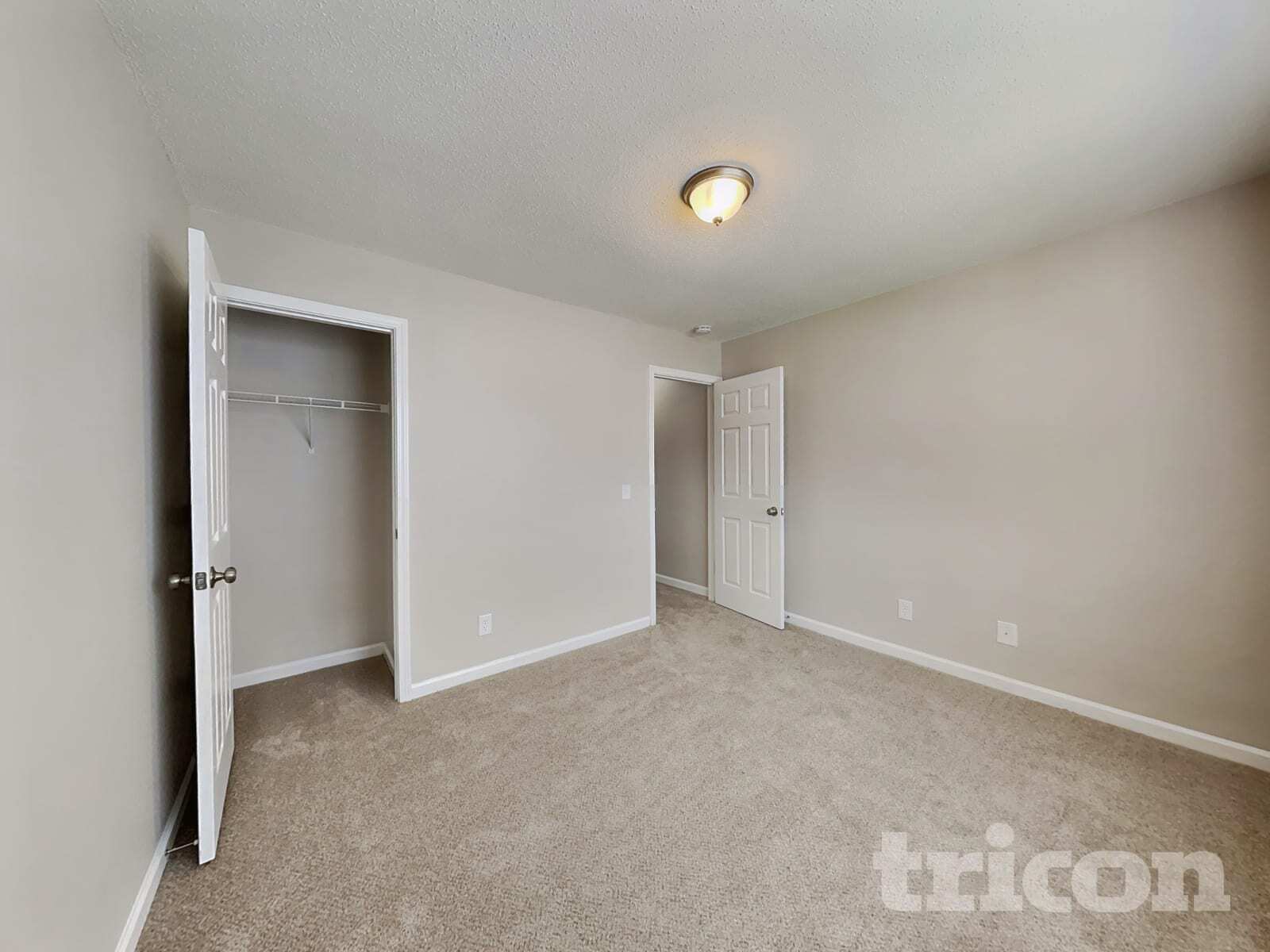 Building Photo - 4616 Village Square Ct