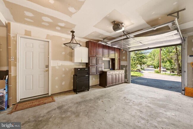 Building Photo - 8400 Thornden Terrace