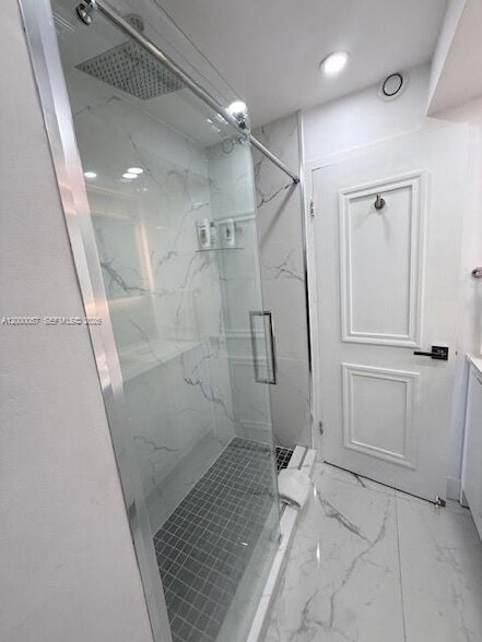 Building Photo - 1100 Alton Rd