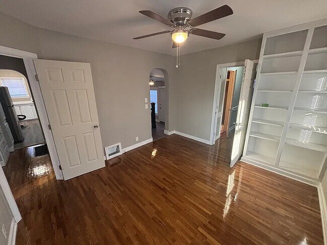 Building Photo - Crown Heights Home For Rent