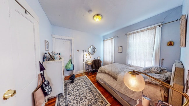 Building Photo - Large Science Hill 3BR with Dual Balcony A...