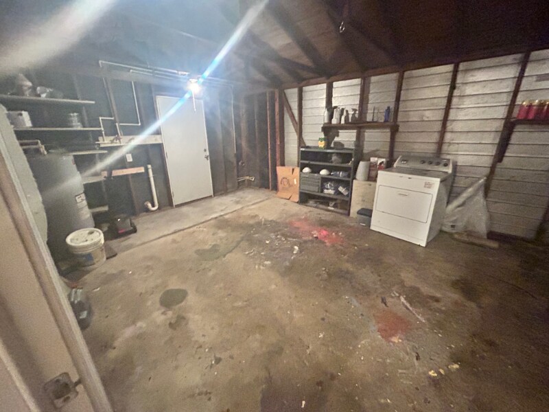 Building Photo - 2652 Merwyn Rd