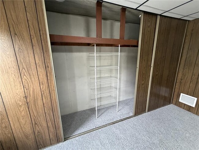 Building Photo - 1154 Eisenhower Dr