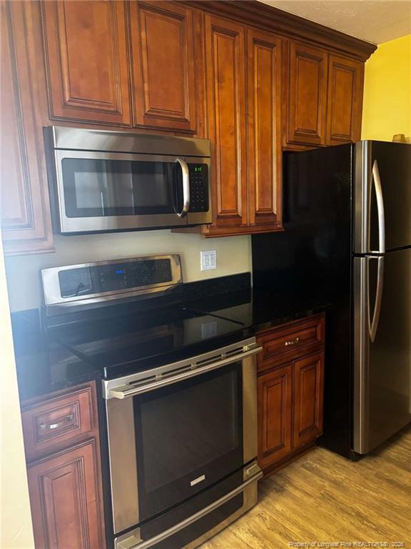 Building Photo - 854 Stoneykirk Dr