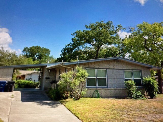 Primary Photo - 131 Southill Rd