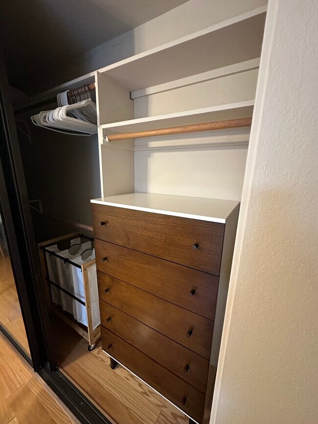 Building Photo - 3707 E Livingston Dr