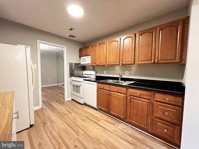 Building Photo - 10863 Bucknell Dr