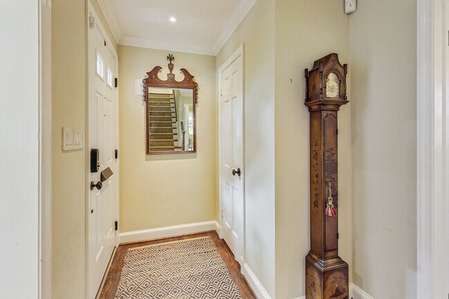 Building Photo - COMING SOON - Stunning 4 bed + 2 full & 2 1/2 bath Classic in NW DC