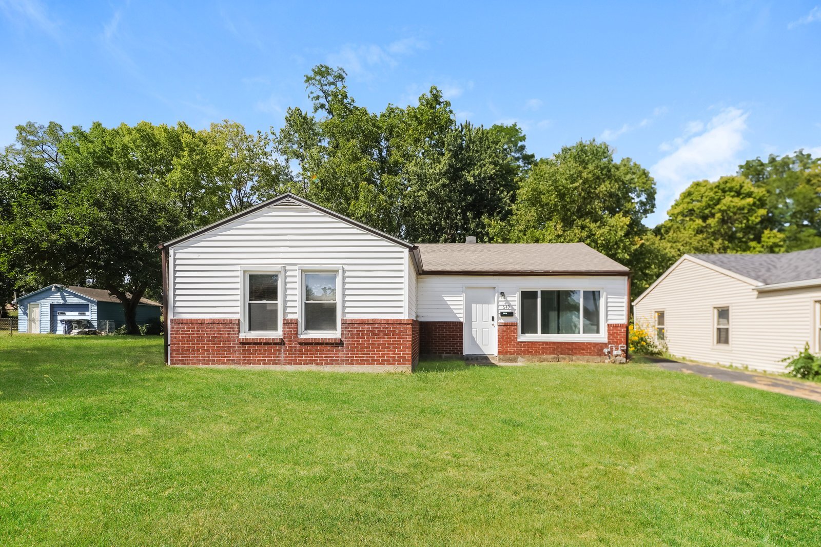 Building Photo - 649 Oakleaf Dr