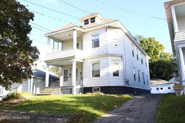 Building Photo - 1319 Poplar St