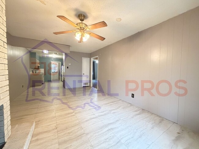 Building Photo - Camillia Circle Duplex