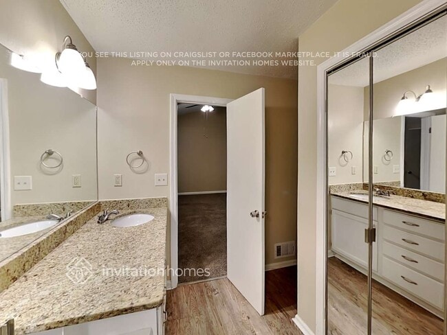 Building Photo - 4931 Tremont Dr NE