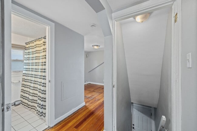 Building Photo - BRIDGETOWN - Charming 3 Bed 2 Bath w 1 Car...