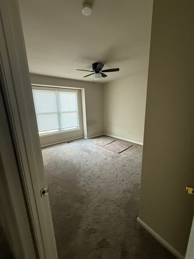 Building Photo - 3 Bed / 2.5 Bath Highlands Townhome