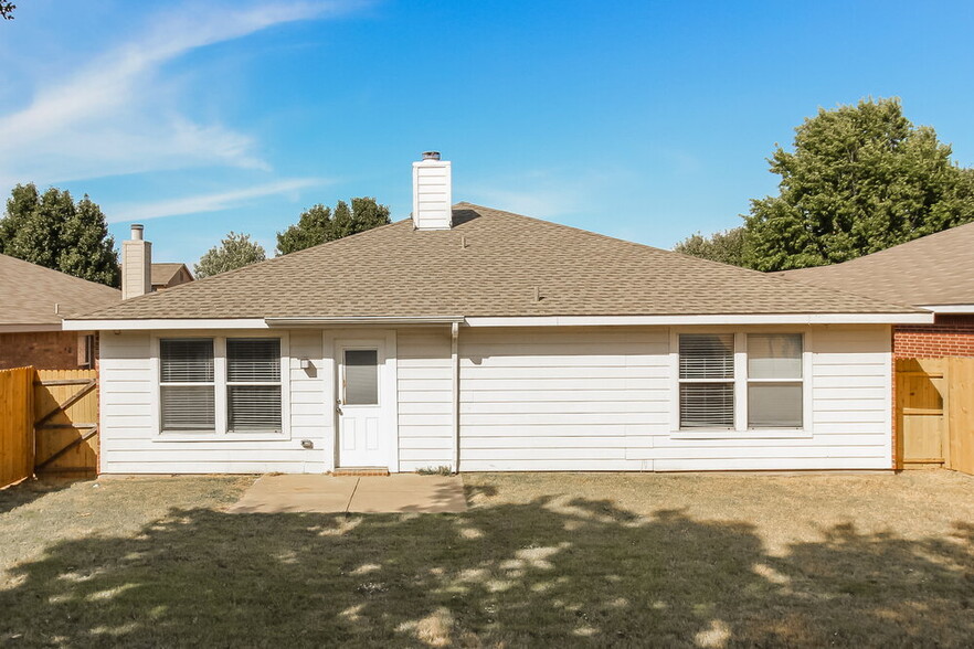Building Photo - 9104 Chisholm Trail