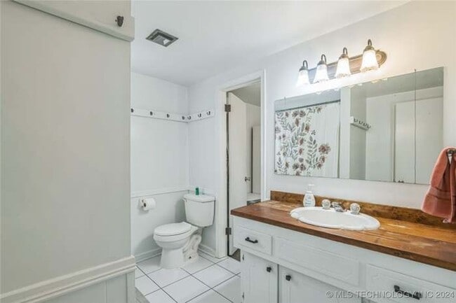 Building Photo - Spacious 4BR House in Tulsa