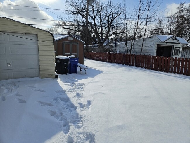 Building Photo - 13209 Liberty Ave