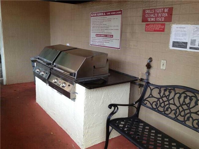 Building Photo - 2035 SW 15th St