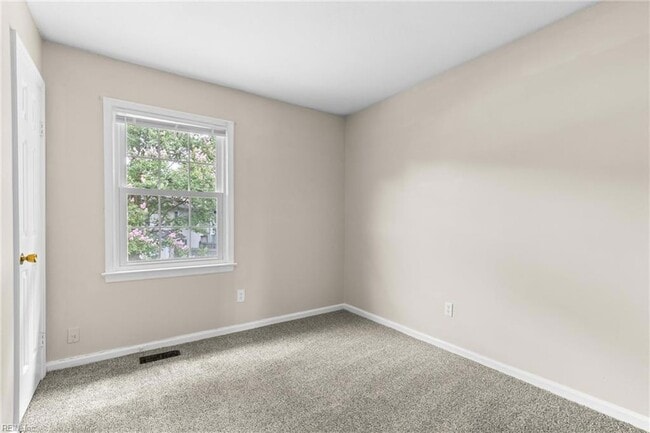 Building Photo - 2008 Fawnwood Common