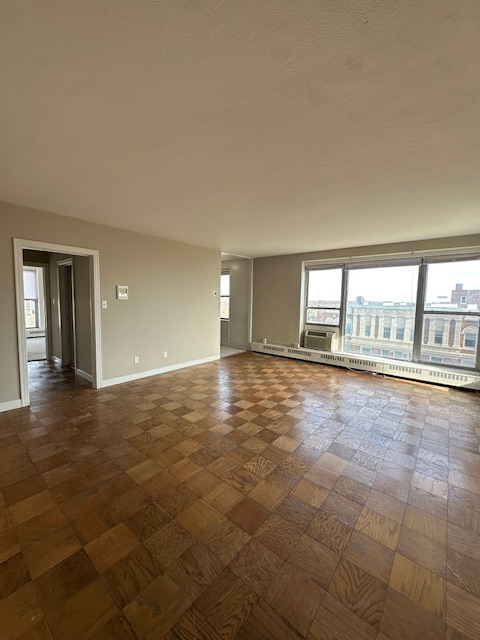 Primary Photo - 1121 N Waverly Pl