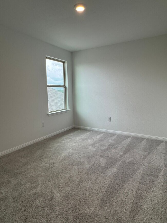 Building Photo - 4 BR/2.5BA | Newly Renovated Single Family Home | 1-Car Covered Parking | Gated backyard
