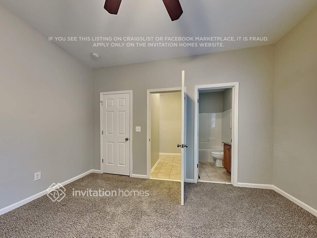 Building Photo - 17136 Knoxwood Dr