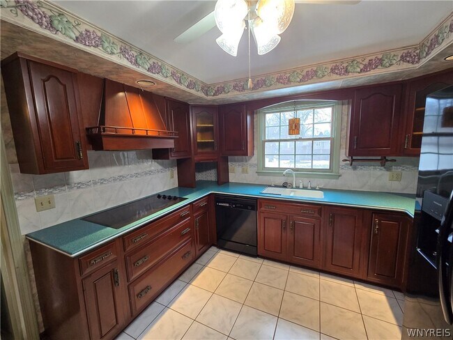 Building Photo - 2287 Long Rd