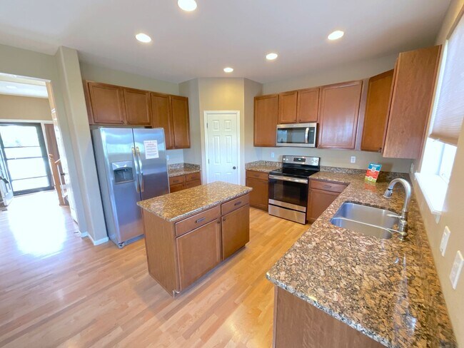 Building Photo - 6652 Maple Stone Ln