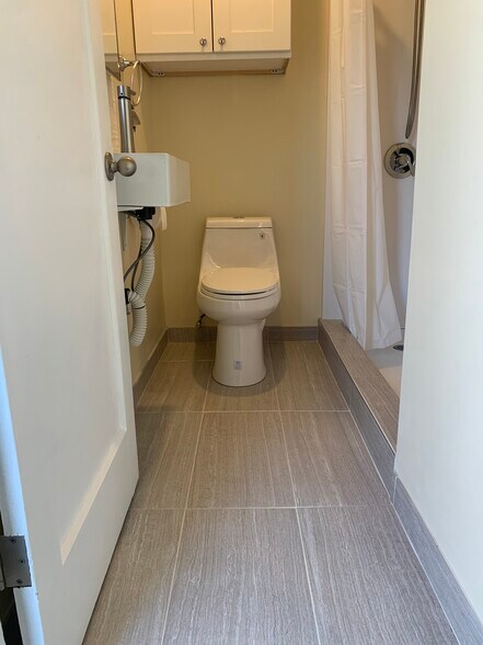 Building Photo - 2911 Central Ave