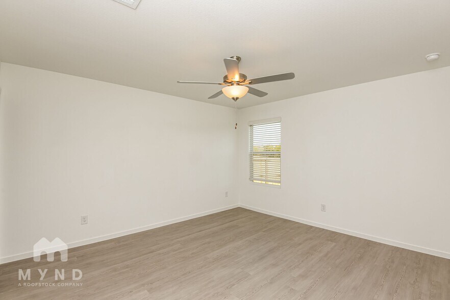 Building Photo - 2713 Ctr Crk Ln