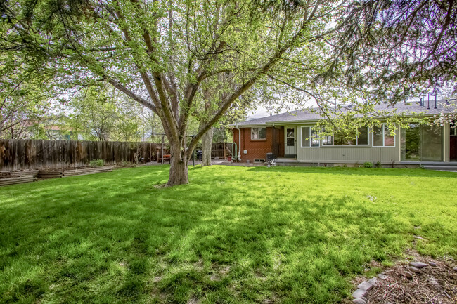 Beautiful Backyard to enjoy with family and friends. - 1735 Upham St