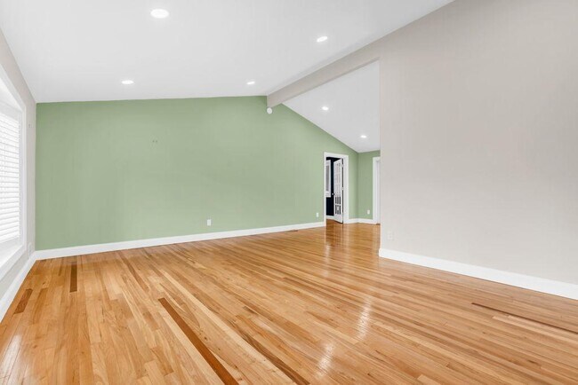 Building Photo - 61 Cornell Dr