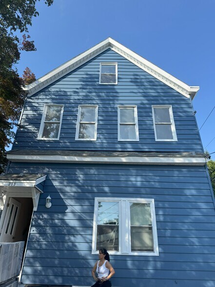 Building Photo - 273 Maple Ave