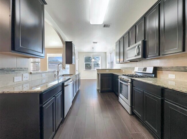 Building Photo - 8311 Bay Oaks Dr