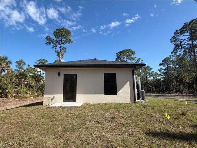 Building Photo - 4141 Everglades Blvd S